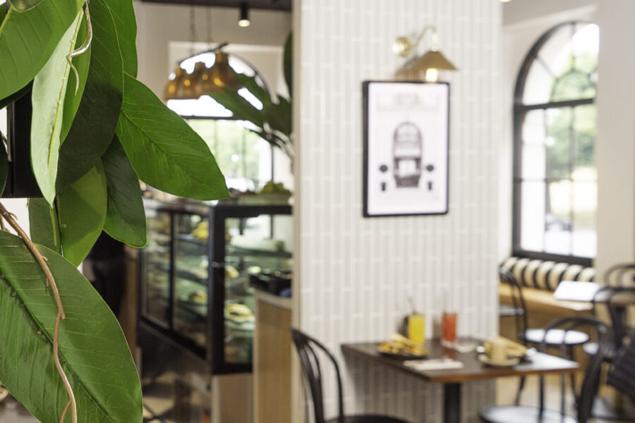 R-Hotel-Geelong-le-Cafe-a-1500x650