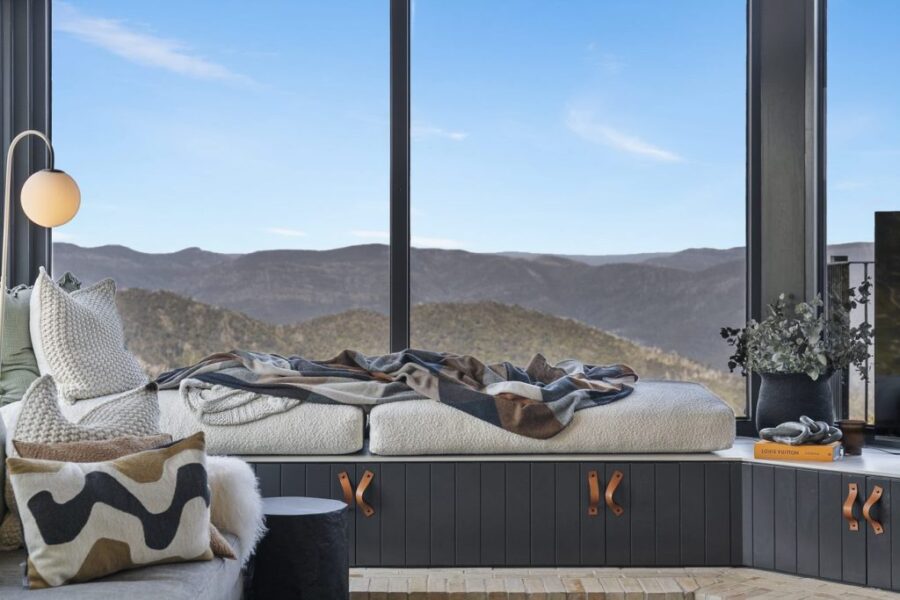 daybed-and-view-1024x683